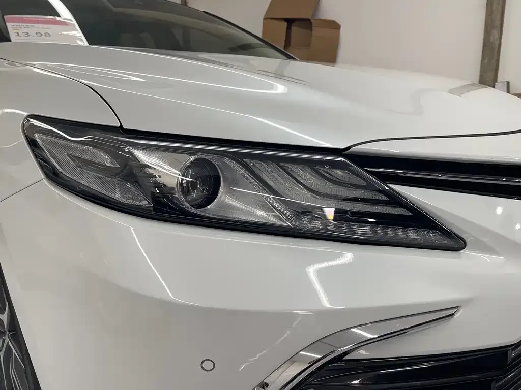 Toyota Camry — фото 3