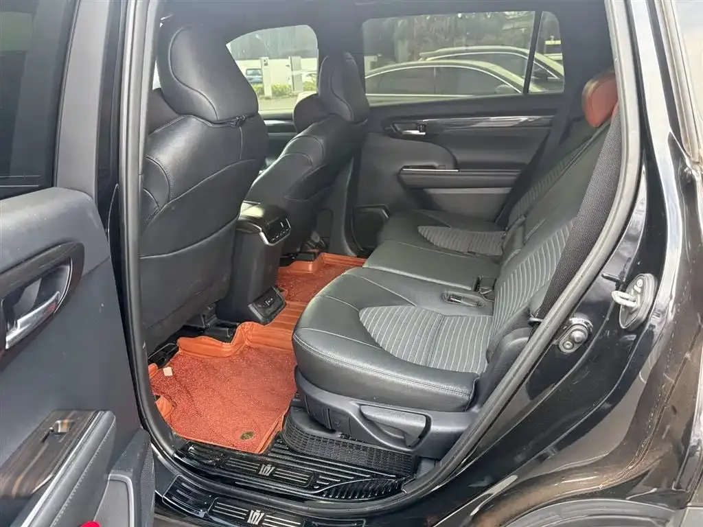Toyota Crown Kluger 2024 из CN, фото 7