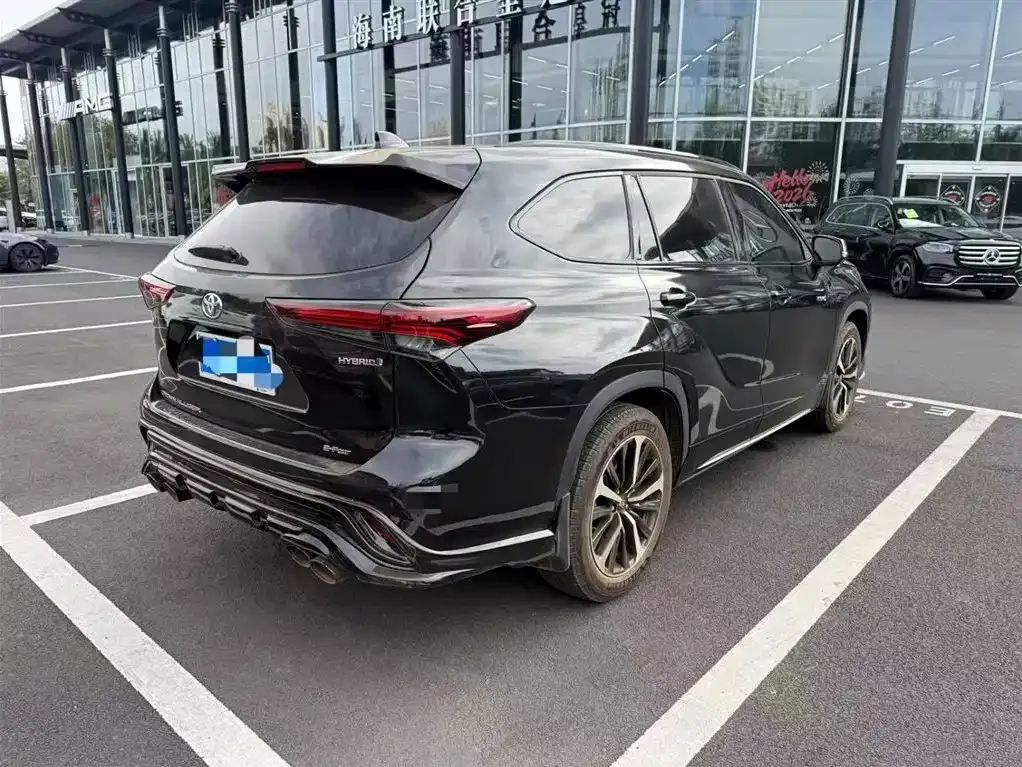 Toyota Crown Kluger 2024 из CN, фото 6