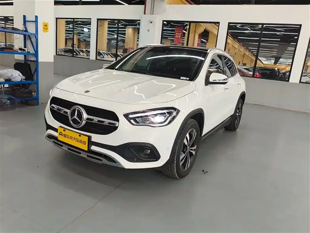 Mercedes-Benz GLA — фото 1