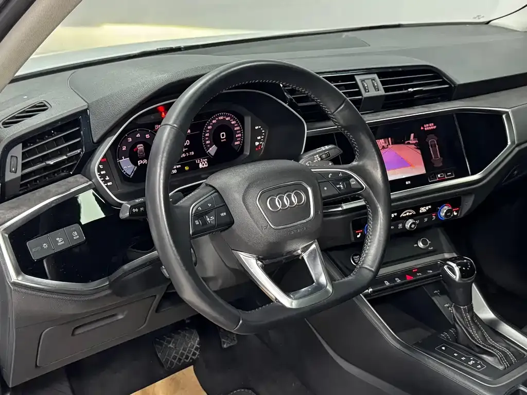 Audi Q3 — фото 9