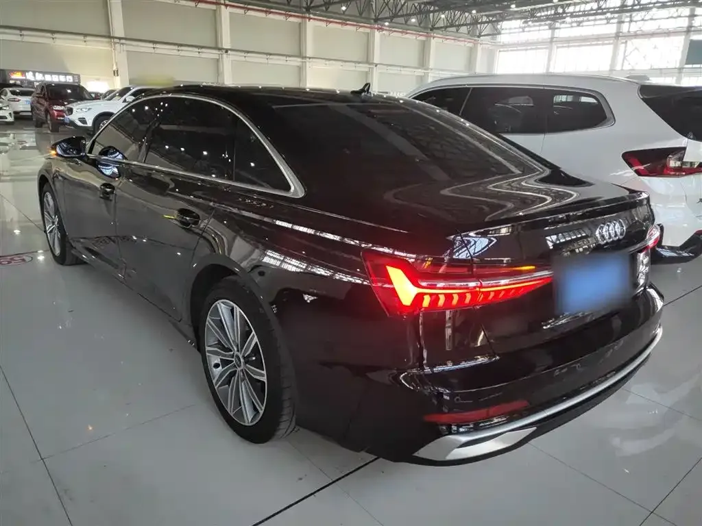 Audi A6L 2023 из CN, фото 4