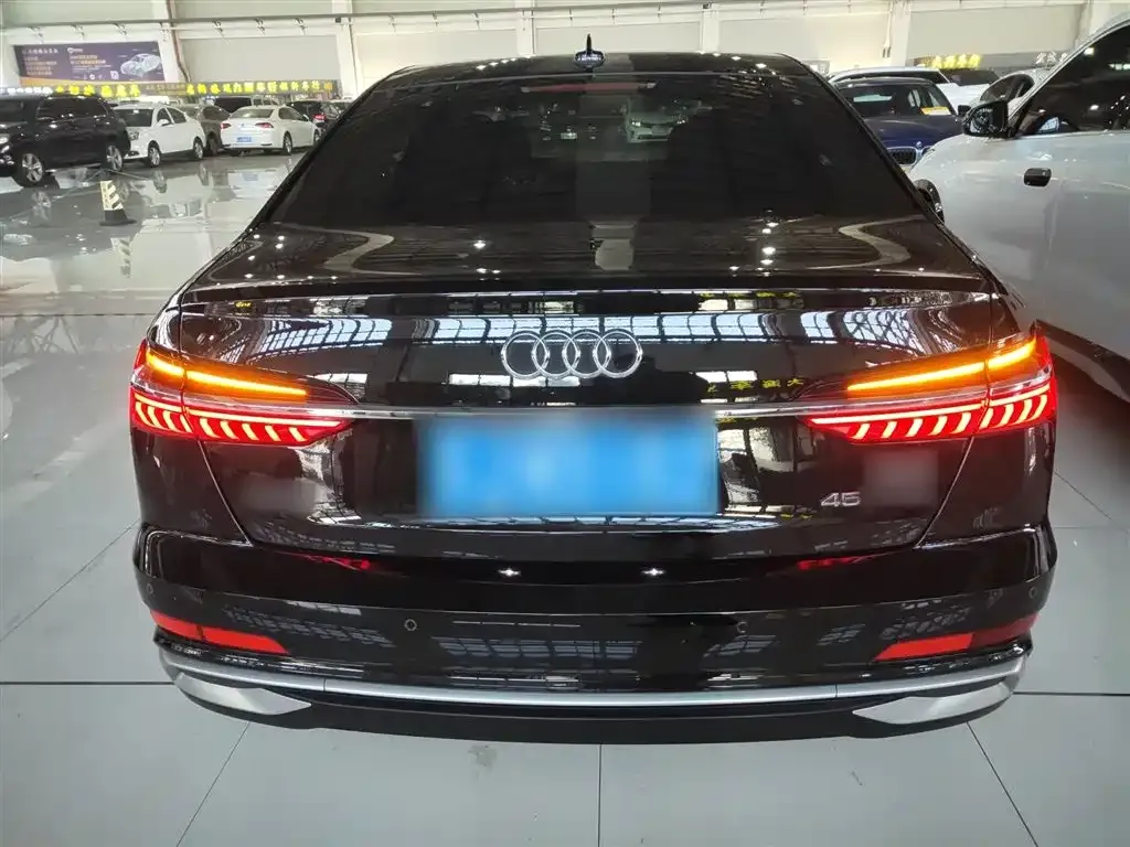 Audi A6L 2023 из CN, фото 2