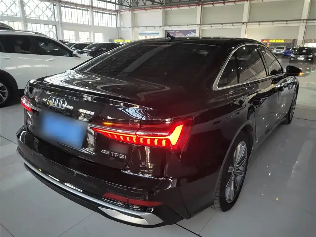 Audi A6L 2023 из CN, фото 10