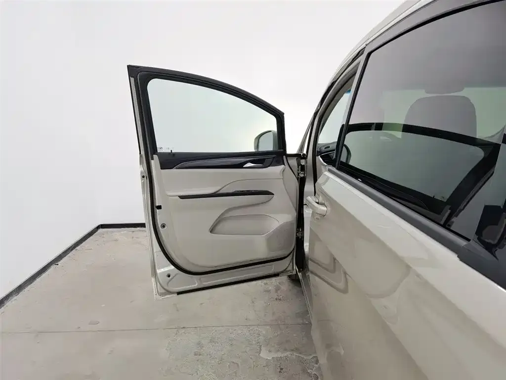 Buick GL8 2021 из CN, фото 4