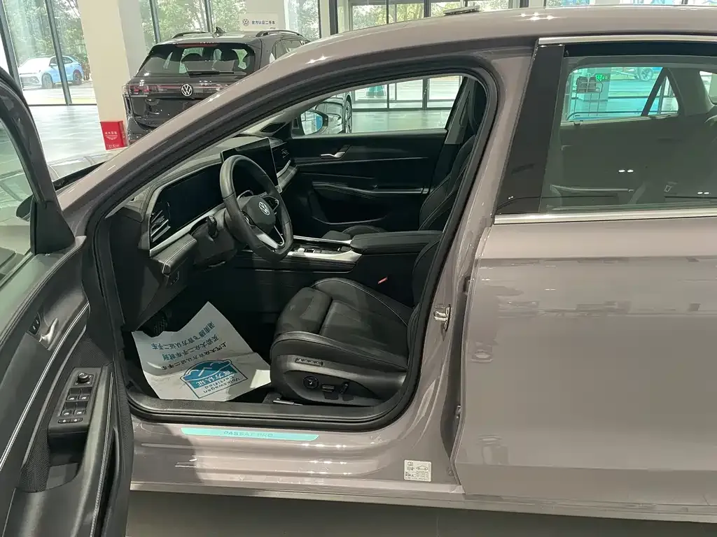 Volkswagen Passat 2024 из CN, фото 10