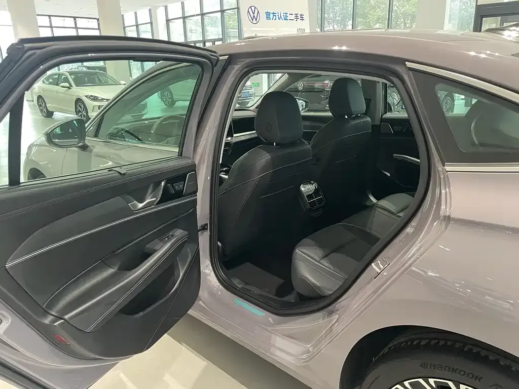 Volkswagen Passat 2024 из CN, фото 7