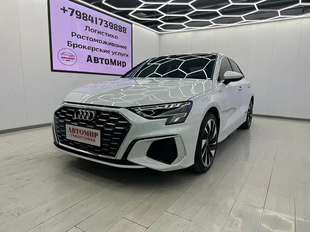 Audi A3 — фото 1
