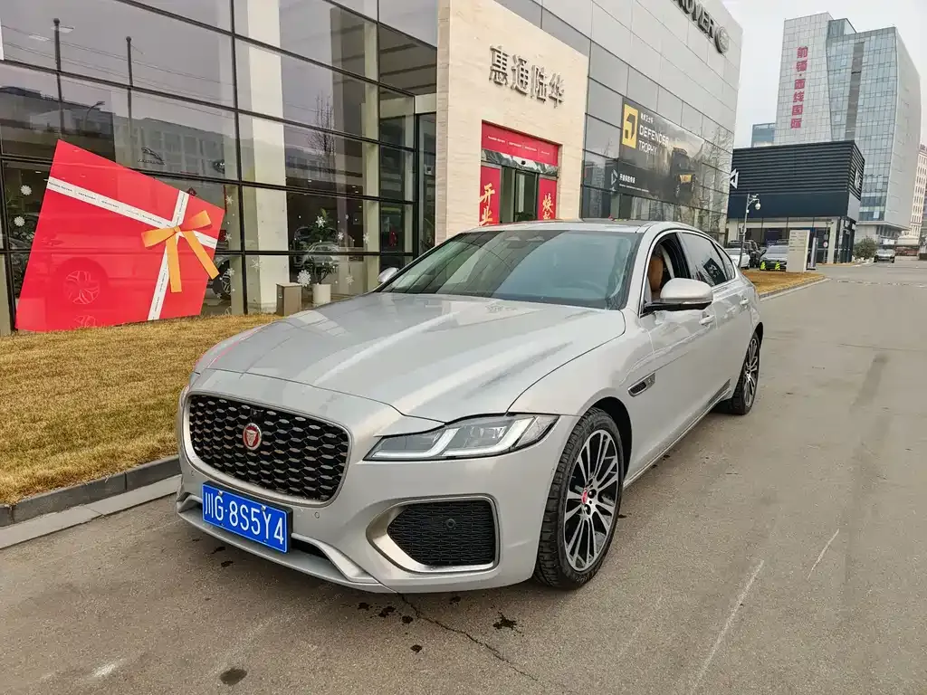 Jaguar XFL — фото 1