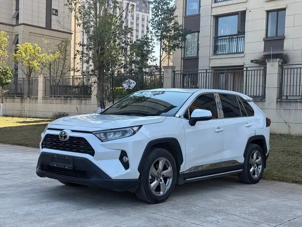 Toyota RAV4 2022 из CN, фото 3