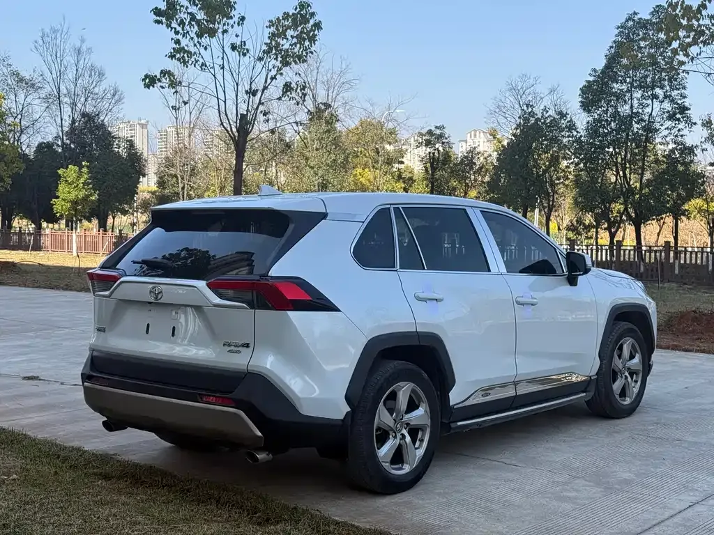 Toyota RAV4 2022 из CN, фото 9