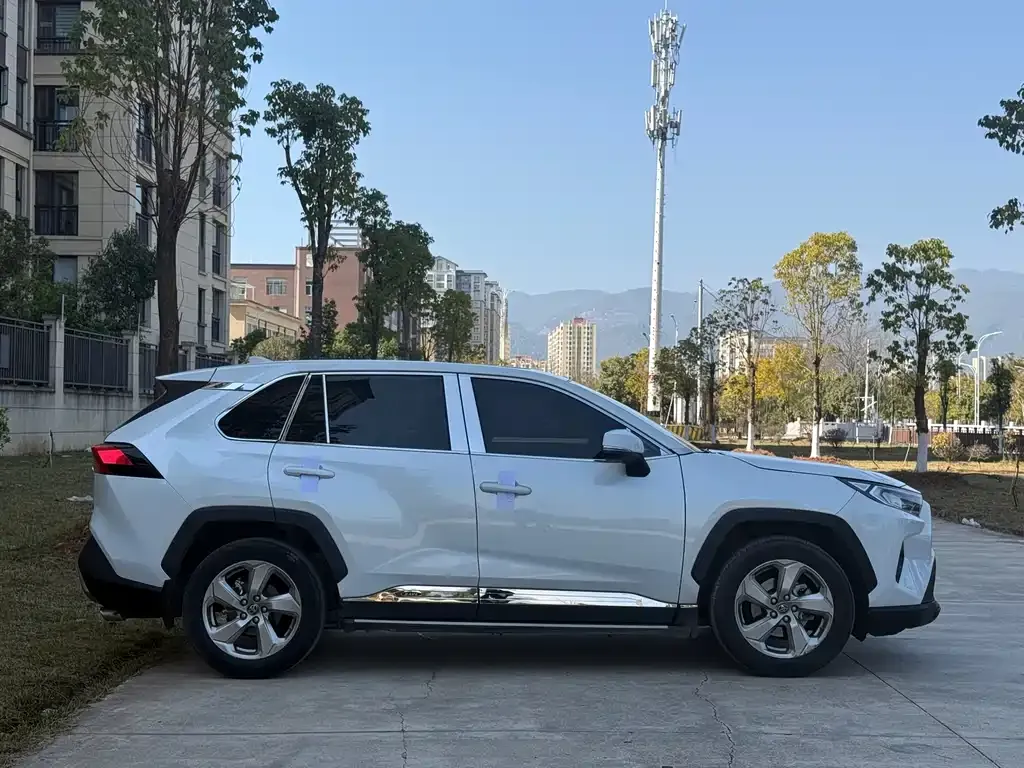 Toyota RAV4 2022 из CN, фото 7