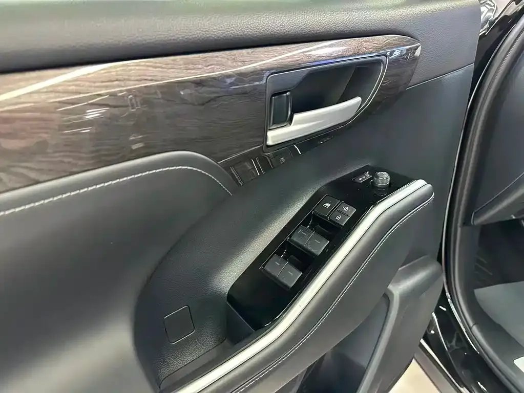 Toyota Highlander 2025 из CN, фото 6