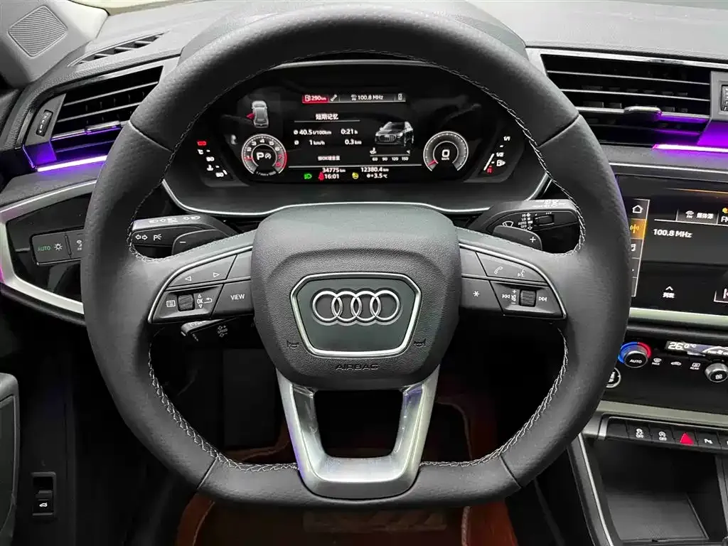 Audi Q3 2023 из CN, фото 8