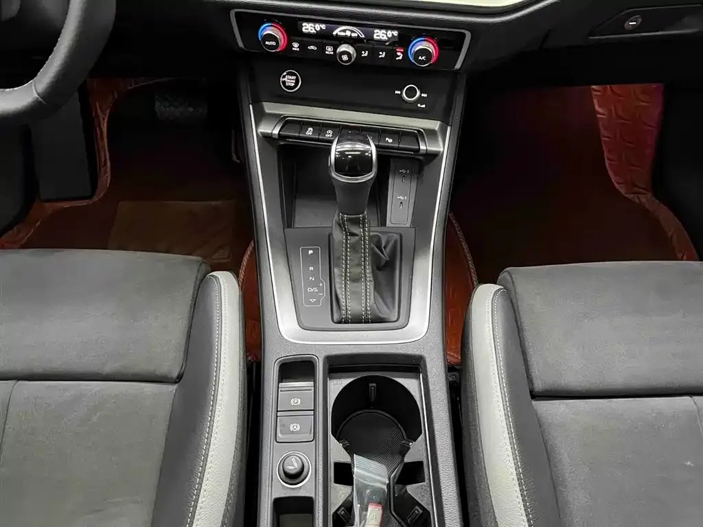 Audi Q3 2023 из CN, фото 2