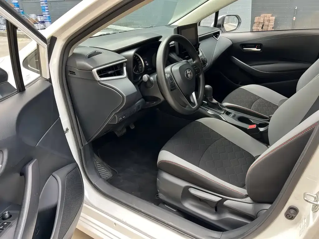 Toyota Corolla — фото 10