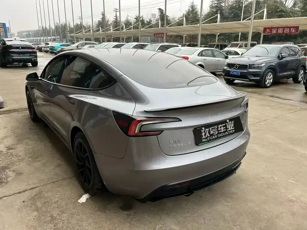 Tesla Model 3 — фото 6