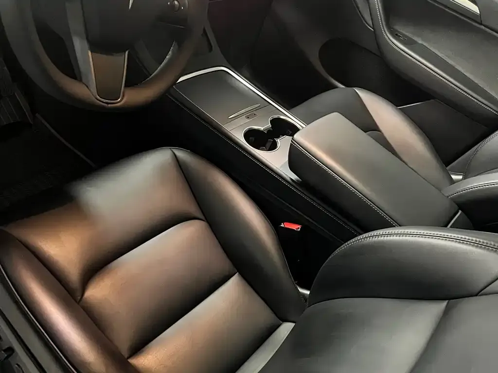 Tesla Model Y 2023 из CN, фото 2