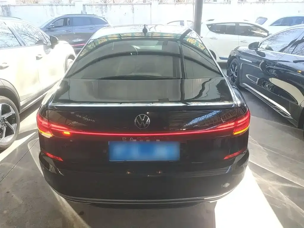 Volkswagen Passat — фото 8
