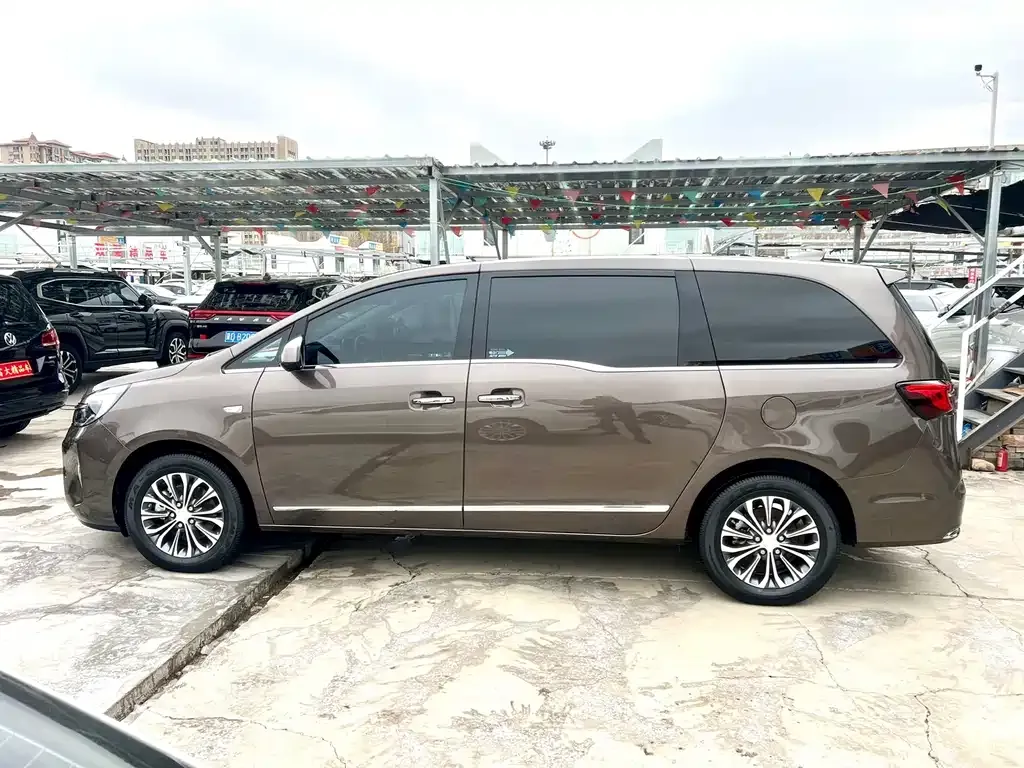 Buick GL8 2022 из CN, фото 2