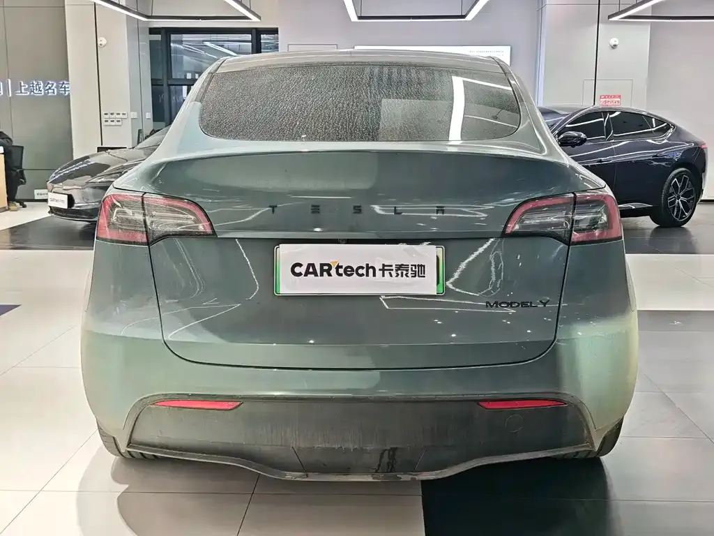 Tesla Model Y — фото 8