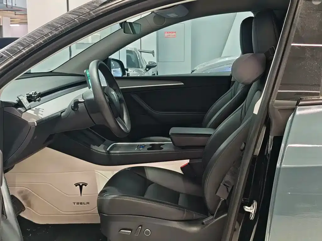 Tesla Model Y — фото 4