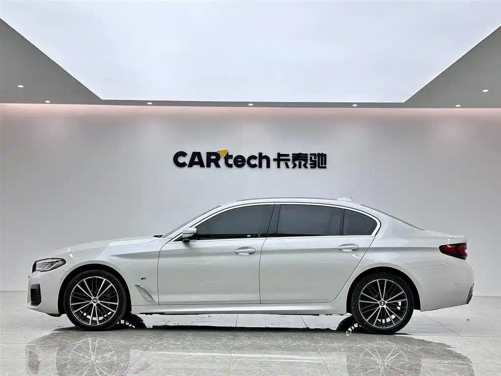 BMW 5 Series — фото 8