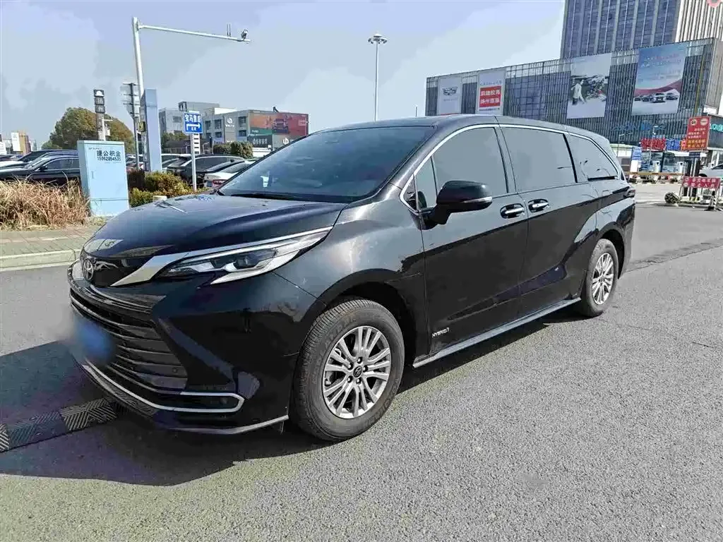 Toyota Sienna 2022 из CN, фото 1