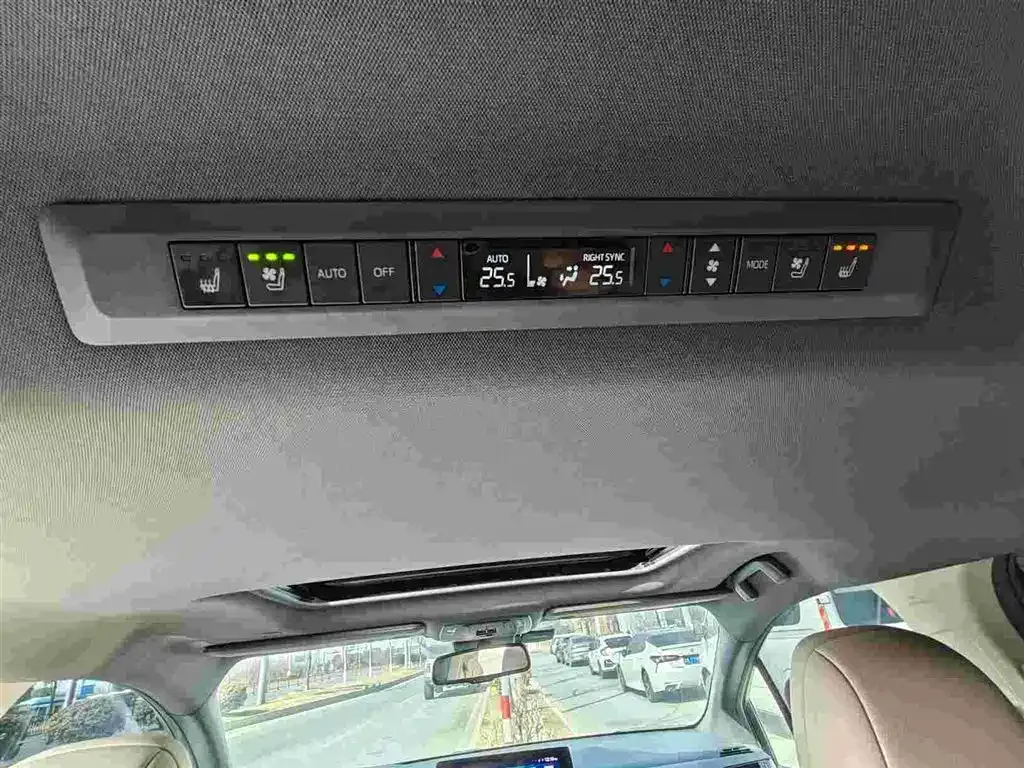 Toyota Sienna 2022 из CN, фото 4