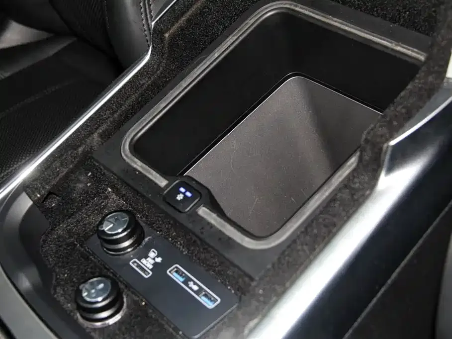 Land Rover Sport PHEV 2021 из CN, фото 3