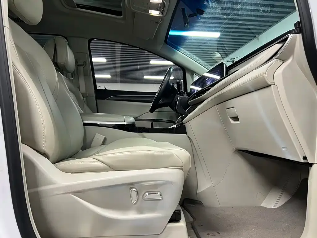 Buick GL8 2024 из CN, фото 9