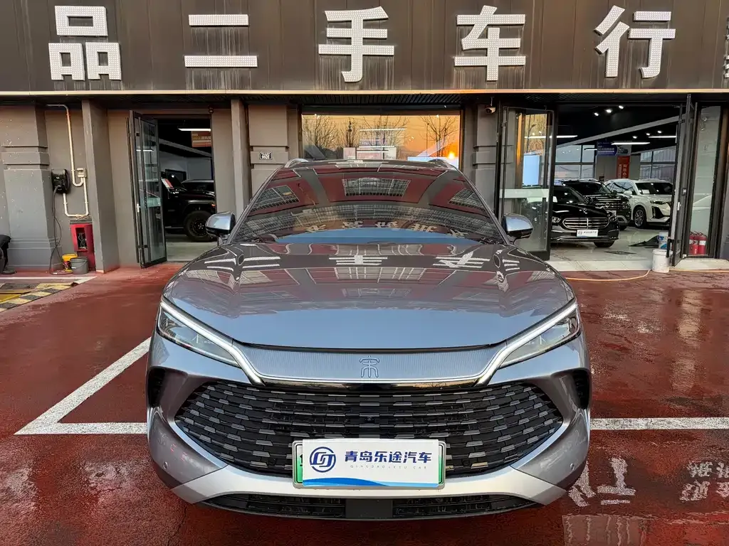 BYD L DM-i — фото 1