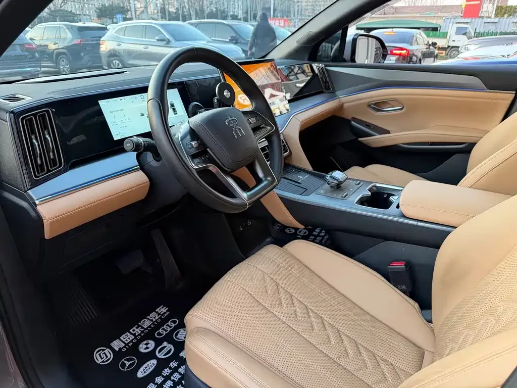 BYD L DM-i — фото 10