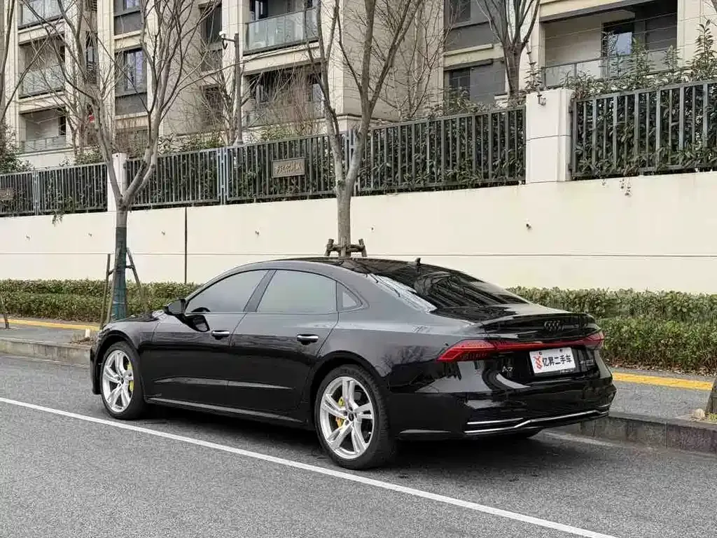Audi A7L 2024 из CN, фото 6