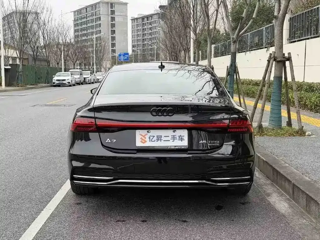 Audi A7L 2024 из CN, фото 8