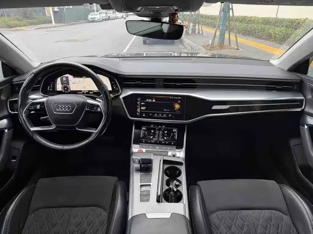 Audi A7L 2024 из CN, фото 7