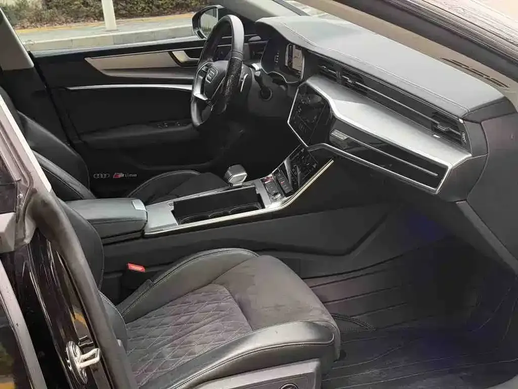 Audi A7L 2024 из CN, фото 2