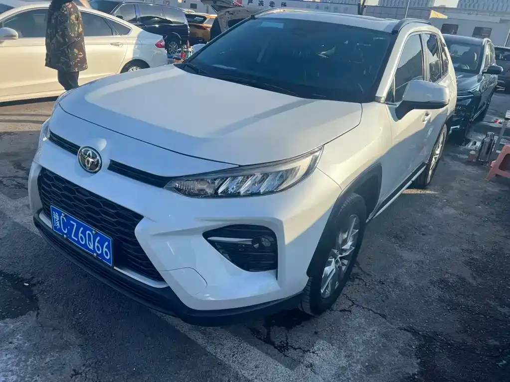 Toyota Wildlander — фото 1