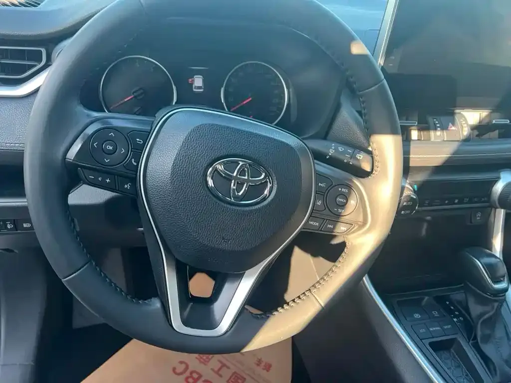 Toyota Wildlander — фото 10