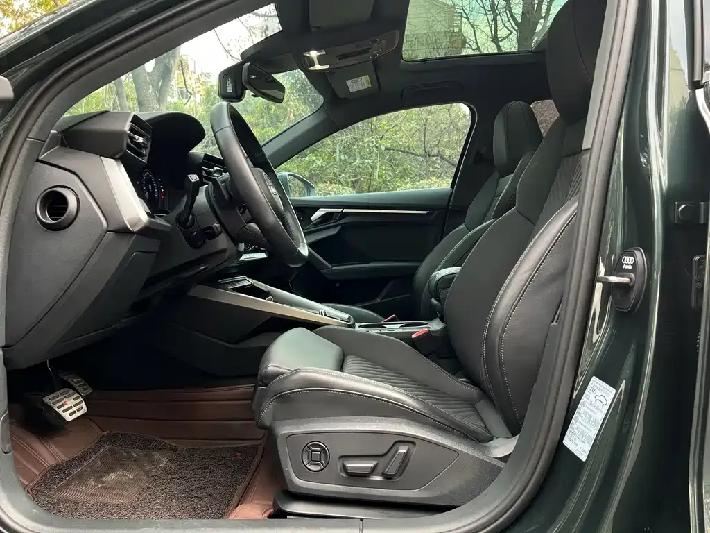 Audi A3 2023 из CN, фото 4