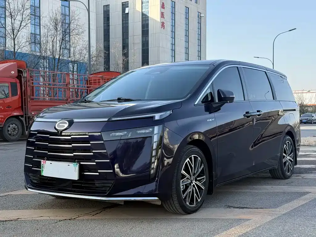 GAC Motor E8 Hybrid — фото 1