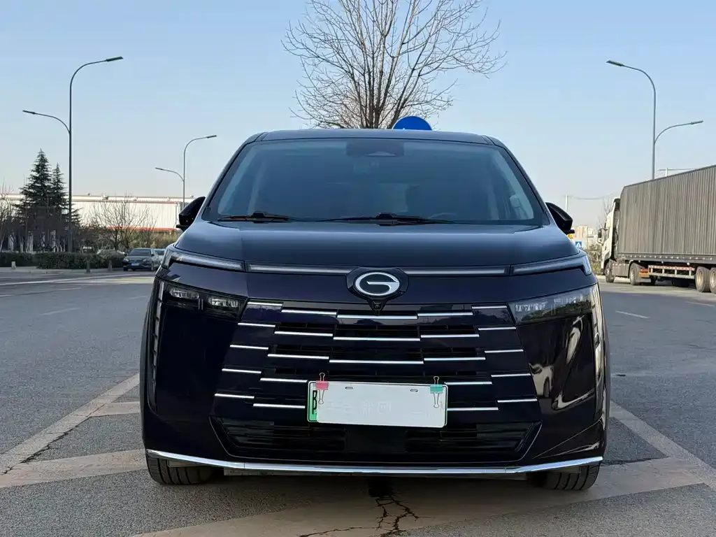 GAC Motor E8 Hybrid — фото 4
