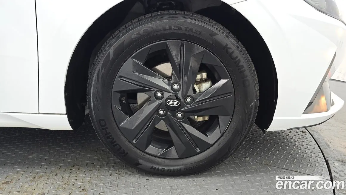 Hyundai AVANTE 2023 из KR, фото 6
