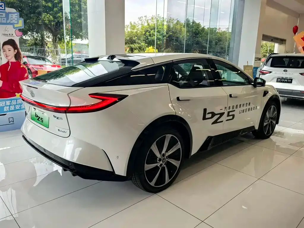 Toyota bZ5 2025 из CN, фото 10