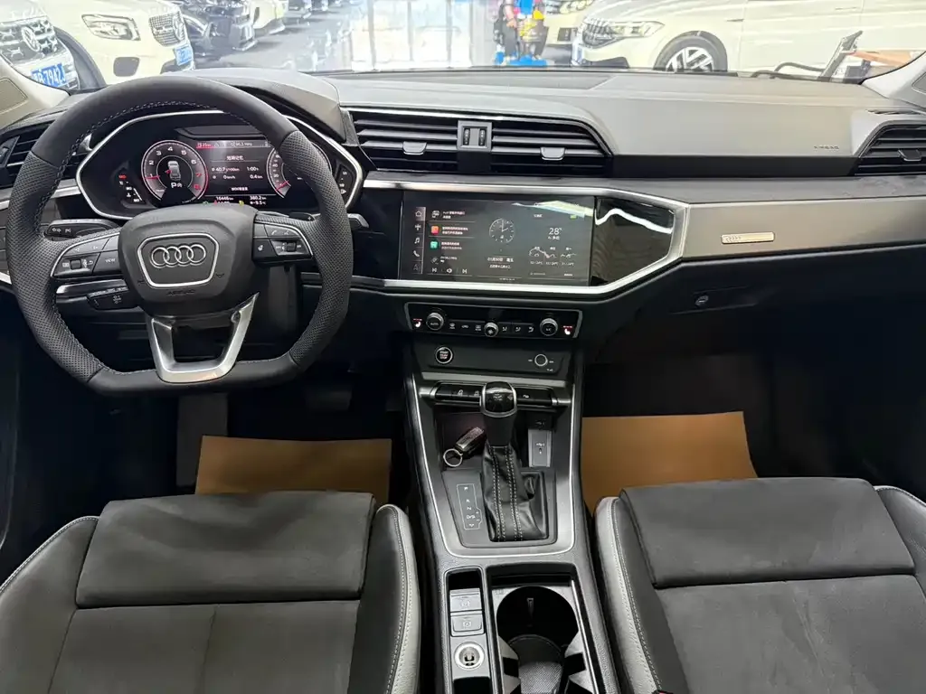 Audi Q3 2022 из CN, фото 2