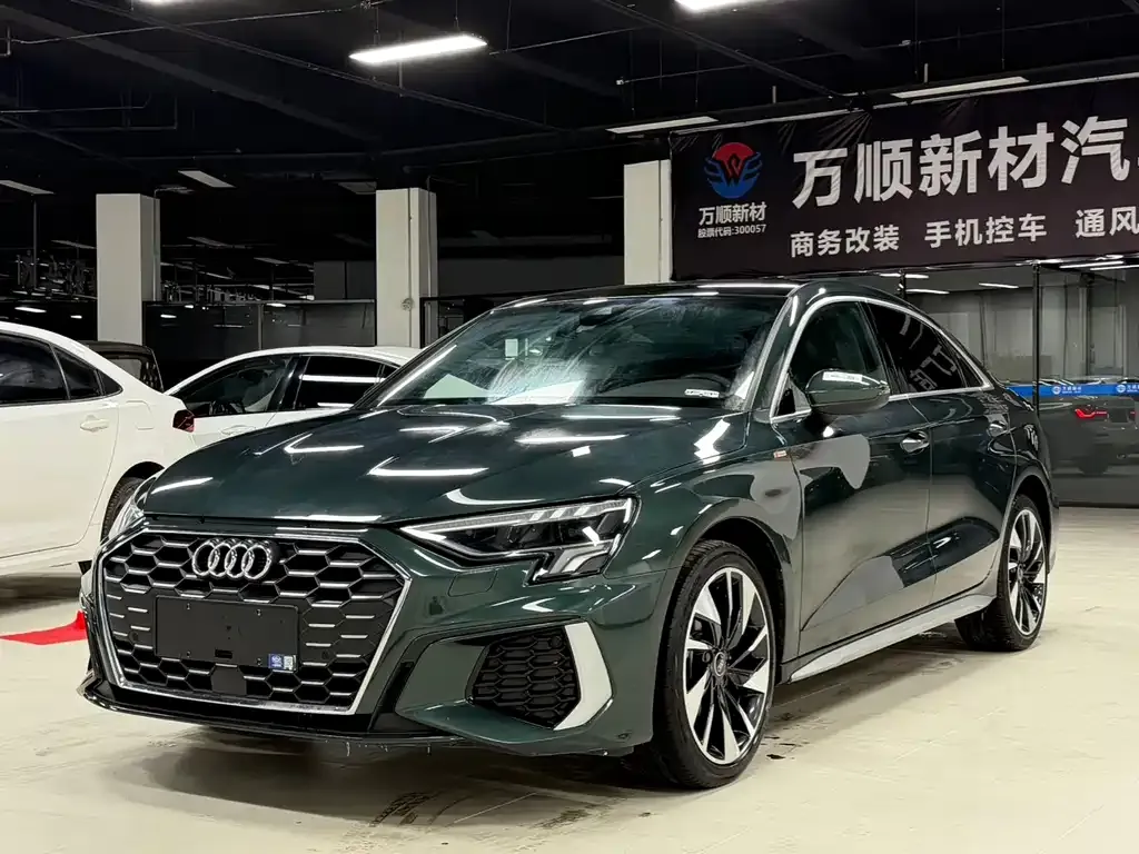 Audi A3 2023 из CN, фото 1