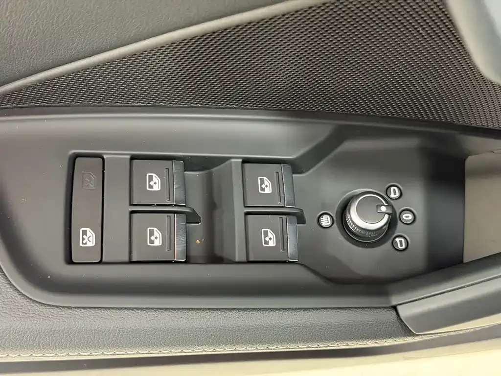 Audi A3 2023 из CN, фото 8