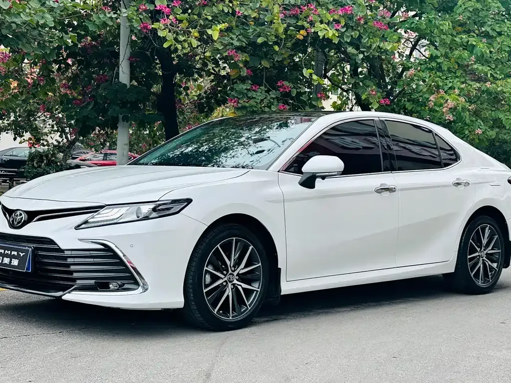Toyota Camry 2023 из CN, фото 1