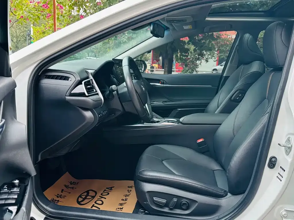 Toyota Camry 2023 из CN, фото 4
