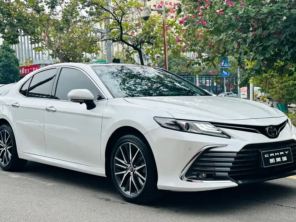 Toyota Camry 2023 из CN, фото 8
